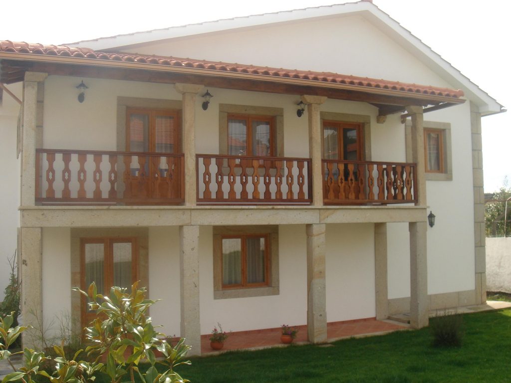 Projecto Nº 2006100021044 “Recuperação de fachada, caixilharia, cobertura e muros”